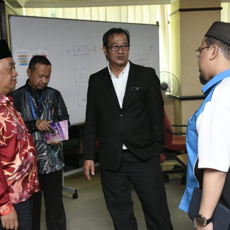 1bpi_x_thumb Penyerahan Quran Wakaf kepada warga kerja BPI JAIS - Jiwa Qurani Official